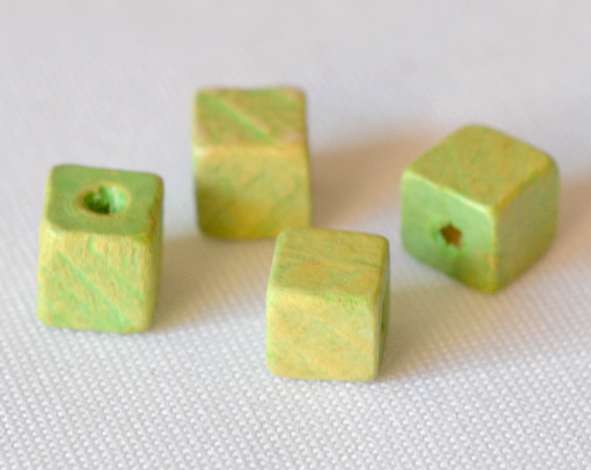 Cubo madeira verde - 6 mm - 100 gr (+/- 720 peças) (MA-10)